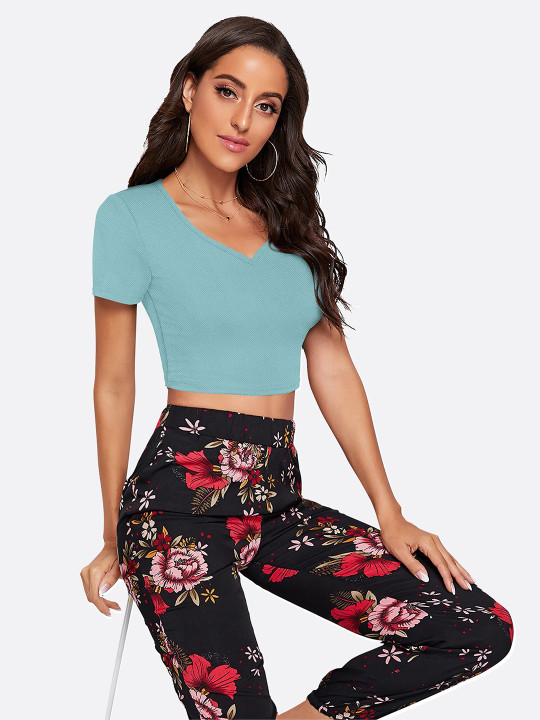 V-Neck Short Sleeves Fitted Crop Top