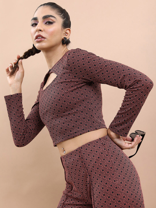 Tokyo Talkies - Keyhole Neck Geometric Printed Crop Fitted Top