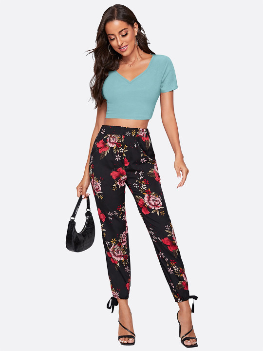 V-Neck Short Sleeves Fitted Crop Top